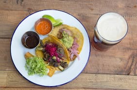Expendio Montt: el nuevo bar de tacos y chelas en Manuel Montt