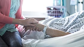 Proyecto de eutanasia vuelve a quedar fuera de tabla, desata la molestia oficialista y se acerca al abismo