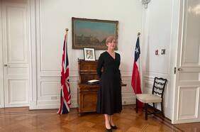 Embajadora británica en Chile: “Con la muerte de la Reina Isabel entramos en un momento de profundo cambio”