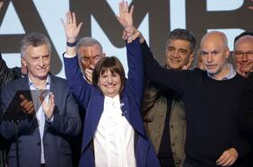 Entre la espada y la pared: Macri se debate entre el quiebre de Juntos por el Cambio y el apoyo a Milei en el balotaje