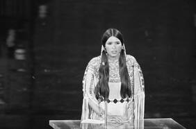 Muere Sacheen Littlefeather, la actriz nativa americana que rechazó el Oscar en nombre de Marlon Brando