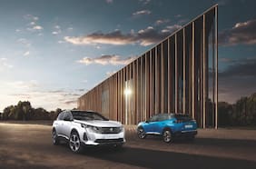 Ya están en Chile los nuevos vehículos eléctricos de Peugeot: e-2008 Full Electric & 3008 Plug in Hybrid4