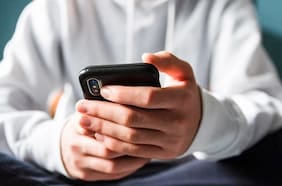 La habilidad que puede proteger a niños y adolescentes de los peligros de las redes sociales, según una especialista