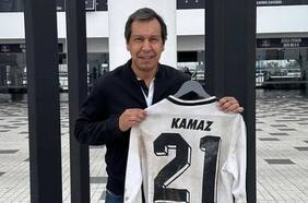 “La voy a cuidar con el alma”: habla el presidente de San Antonio Unido, el nuevo dueño de la histórica camiseta de Colo Colo 91 que subastó Leonel Herrera