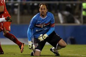 La increíble noche en que Rogerio Ceni atajó todo: el histórico portero vuelve a San Carlos como DT del Sao Paulo