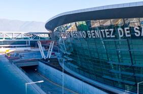 Aeropuerto de Santiago normaliza servicios tras suspensión temporal de operaciones por “condición aviaria severa”