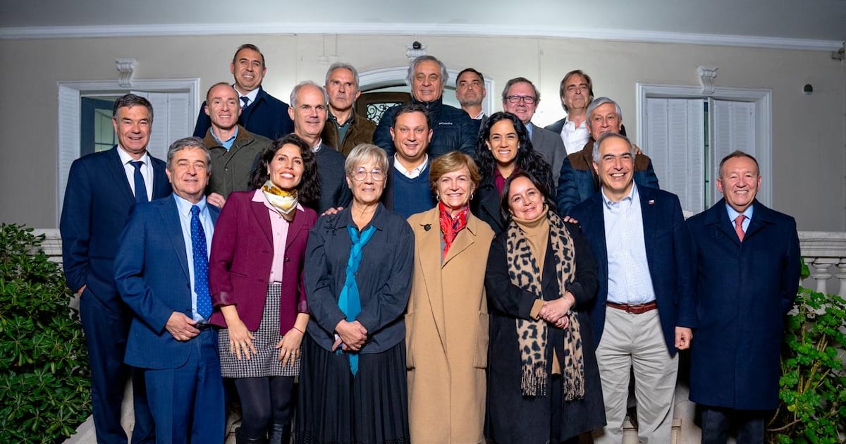 Matthei fortalece su campaña con apoyo unificado de senadores de Chile Vamos: ¿un giro decisivo para noviembre?