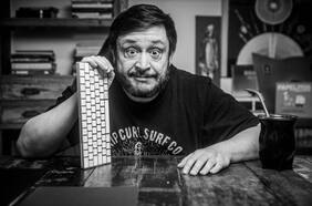 Hernán Casciari, escritor argentino: “La literatura es como una buena carne. No importa cómo la hagas, sino las ganas de cocinar y comensales con hambre”