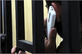 De los jammers de Bukele a escáner de precisión: así funcionan los bloqueos de celulares en cárceles