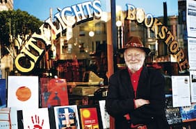 Neruda, Parra y los mineros: los recuerdos de Lawrence Ferlinghetti, el último de los poetas beat