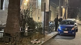 Dejan corona de flores al exterior de la ex Penitenciaría con amenaza a oficial de Gendarmería