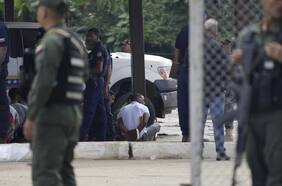 Policía de Venezuela captura a 87 presos fugados de peligrosa prisión de Aragua