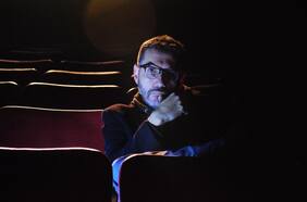 “Quería darle simpatía al nerd, al suicida, al perdido, al incel”: Alberto Fuguet y la nueva vida de Por favor, rebobinar