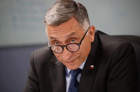 Sinceramiento de Vial (REP) sobre que rechazaría la reforma de seguridad si la impulsara Jara desata nuevo round oficialista