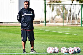 José Luis Sierra deja Unión Española y se va a dirigir al colista de Arabia Saudita