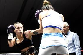 Daniela Asenjo retiene el título WBC Silver tras vencer a Victoria Torres en Valdivia