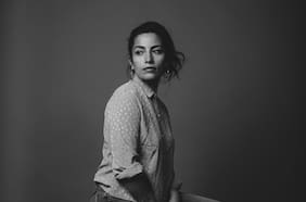 Ana Tijoux salta al mundo literario: “De repente me dije ‘¿sabes qué?, qué ganas de envejecer y ser cada vez más libre de mis propias cárceles’”