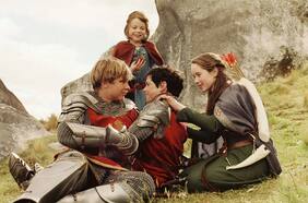 Netflix tendría en la mira a Greta Gerwig para dirigir sus películas de “Las Crónicas de Narnia”