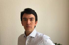 Diego González, historiador: “El PC ha sido consistente en su postura internacional y el apoyo a Maduro es parte de esa línea”