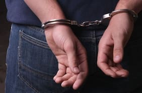 Decretan prisión preventiva para implicados en robo a mujer que terminó con fierro en su cuello en Curacautín