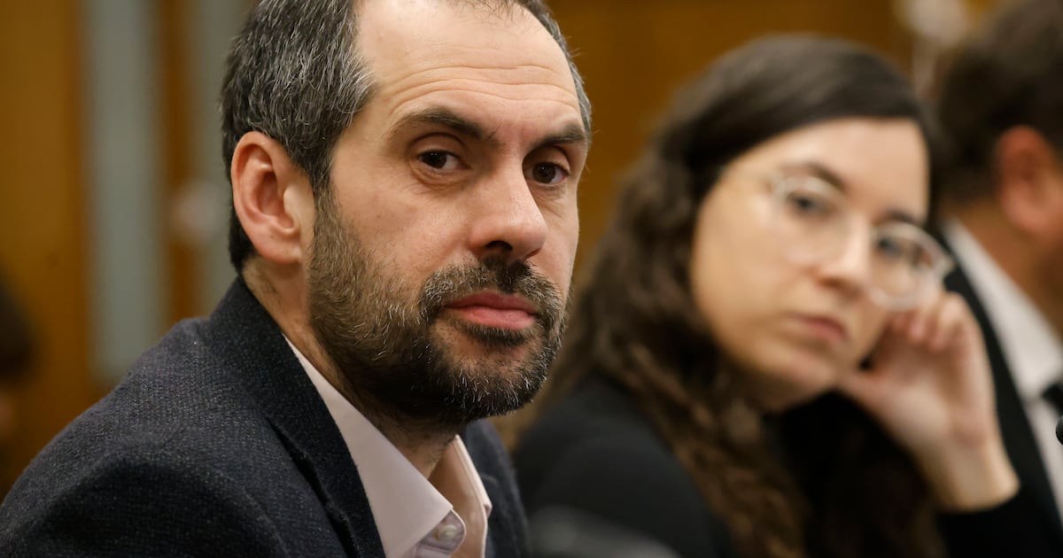 La disputa sobre las pensiones en Chile: ¿Reforma o retroceso? : Un año después de la propuesta de Kast, las dudas y críticas persisten