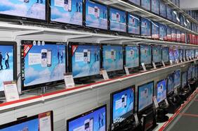 De ropa de adulto a artículos deportivos: los bienes que no estarían considerados como “esenciales” según el último instructivo del Gobierno