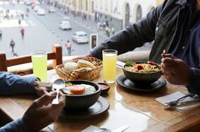 Sindicato de Folkloristas: almuerzos caseros y con vista panorámica de la Plaza de Armas