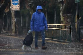 Continúa la lluvia: qué efectos provocará el sistema frontal hoy en la Región Metropolitana