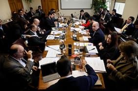 Nueva indicación del gobierno tensiona discusión de la megarreforma y provoca retiro de senadores de oposición de la comisión de Medio Ambiente