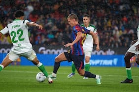 Barcelona pasa la aplanadora y golea a Racing de Santander para mantener un liderato de campaña perfecta
