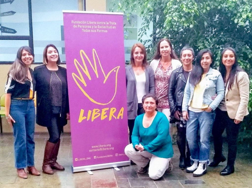 Fundación Libera: la ONG chilena que puso a los exportadores de salmón y fruta en la mira de Washington