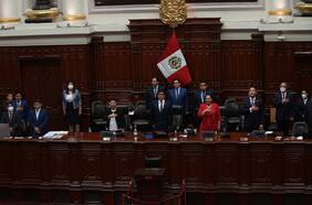 Congreso de Perú destituye a Pedro Castillo de la presidencia