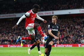 Arsenal aprovecha los regalos del Boxing Day para remontar el partido ante West Ham y mantenerse en el liderato de la Premier