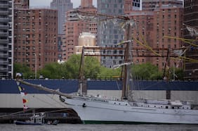 EE.UU. emitiría en 30 días informe preliminar sobre choque de buque escuela mexicano contra puente de Brooklyn