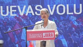 “La elección está abierta”: Jara lidera intento para subir moral oficialista y comando critica a economistas de Kast