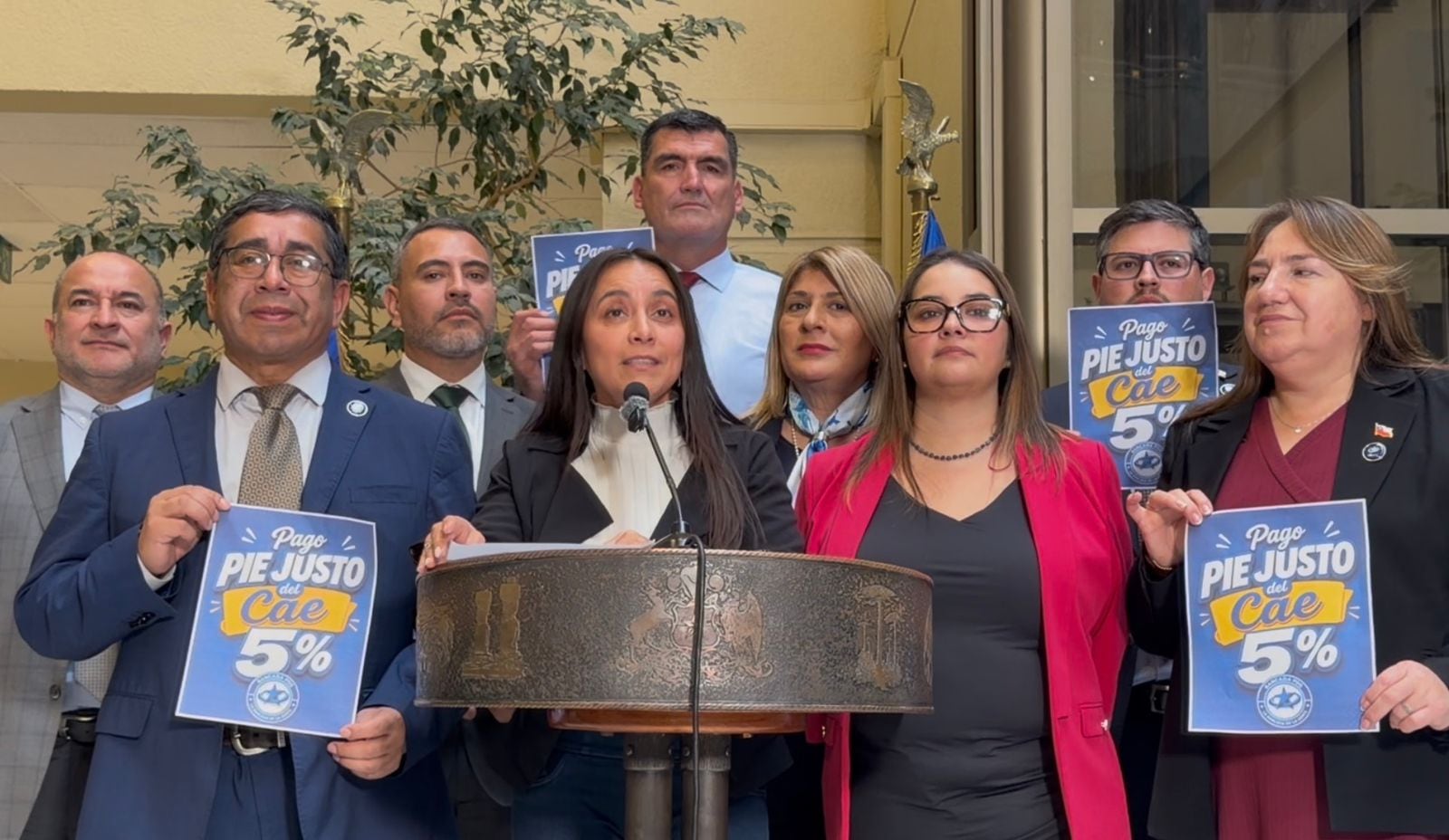 Diputados del PDG emplazan al gobierno a flexibilizar condiciones para renegociar deuda por CAE