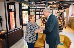 Cadem: 49% cree que Kast debe mantener apoyo a la candidatura de Bachelet a la ONU