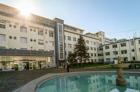 De Vallejo a Boric: el “upgrade” a cuna política del Hospital Clínico U. Chile tras nacimiento de la hija del Presidente