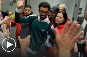 Así fue la llegada de Vozinha: nuevo arquero de Colo Colo recibió masiva bienvenida
