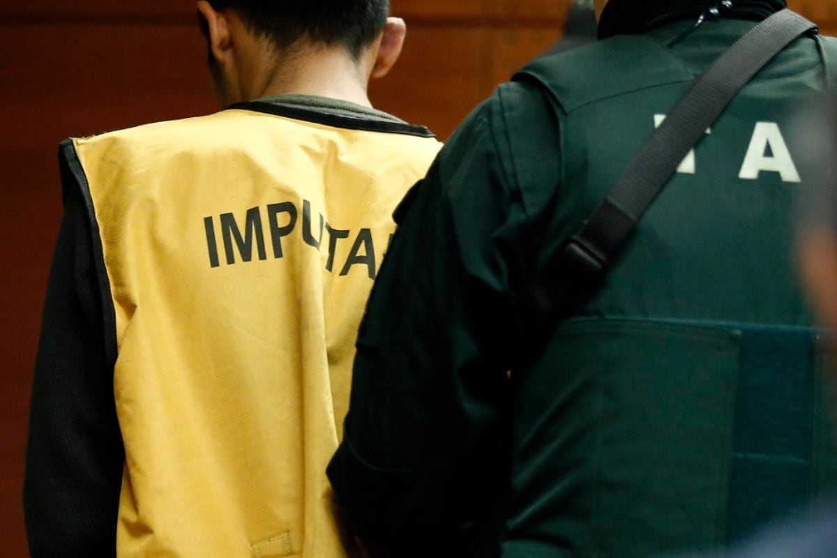 Dos nuevos imputados quedan internados por turbazo en casa de exministro del TC Iván Aróstica