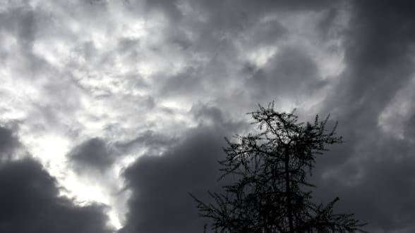 “Probabilidad de intensos vientos locales arrachados y tornádicos”: DMC emite aviso meteorológico para cuatro regiones por nubes convectivas