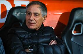 Ariel Holan clama por refuerzos para la UC: “Hay características y roles que el equipo no tiene”