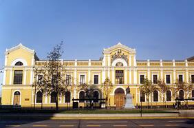 Universidad y triestamentalidad