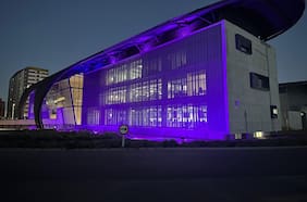 FACH se une a conmemoración del Día Púrpura e ilumina el Centro Espacial Nacional para concientizar sobre la epilepsia