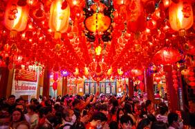 Por qué muchos creen que no se debe sacar la basura ni lavar el pelo el día 1 del Año Nuevo Lunar