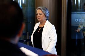 Jeannette Jara llega a sede del PC ad portas de que la tienda decida su abanderado presidencial