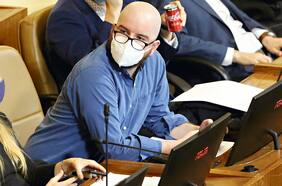 Diputado Jackson se anota un triunfo: parlamentarios aprueban que la banca no pueda cobrar interés sobre los intereses de mora