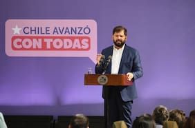 Último 8M de Boric en La Moneda: valoraciones a colaboradoras, guiño a Bachelet y emplazamiento a los hombres