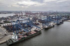 Presiones sobre las cadenas de suministros se comenzarían a moderar tras alcanzar su peak a fines de 2021