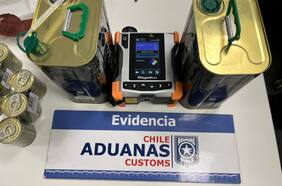 Aduanas incauta 6 litros de éxtasis líquido y 2.100 pastillas ocultas en tarros de aceite de oliva y amortiguadores